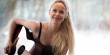 Tina Dickow solo