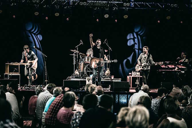 Salsoversigten til Kejser Larsen Band er kun vejledende