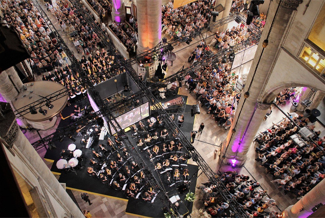 Zaalplattegrond voor Night Requiem alleen voor referentie